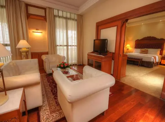 royalhotel2 royalhotel2